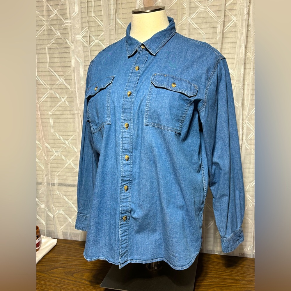 Wrangler men’s 2XL long sleeve denim shirt. 30”L 24” P2P 26” sleeve